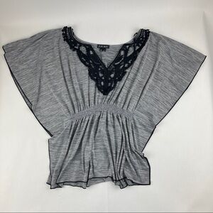 Chime Blouse Top Womens Large Gray Black Lace Flutter Sleeve